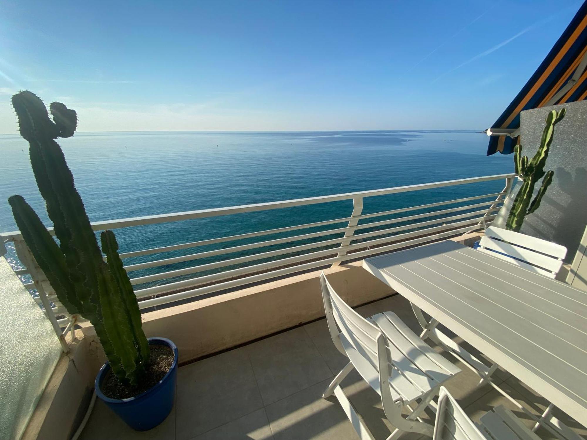 Sea View Studio, Huge Terrace On The 4Th Floor Leilighet Menton Eksteriør bilde