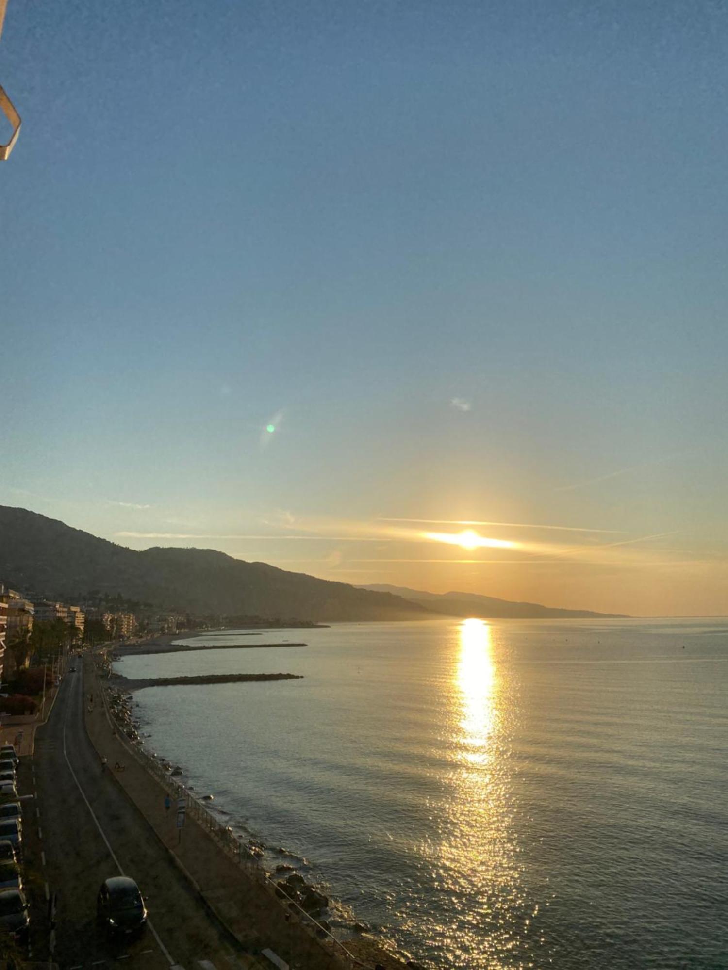 Sea View Studio, Huge Terrace On The 4Th Floor Leilighet Menton Eksteriør bilde